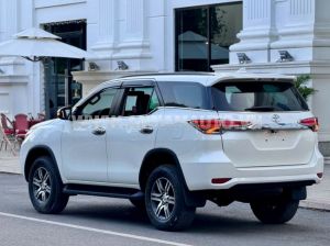 Xe Toyota Fortuner 2.7V 4x2 AT 2017