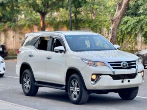 Xe Toyota Fortuner 2.7V 4x2 AT 2017