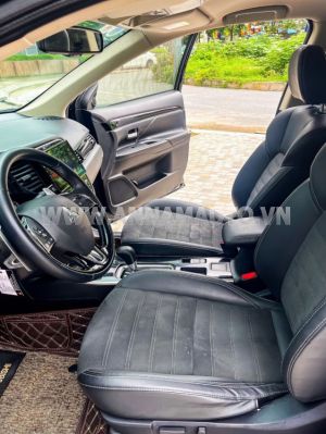 Xe Mitsubishi Outlander 2.0 CVT 2022