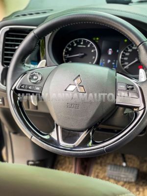Xe Mitsubishi Outlander 2.0 CVT 2022