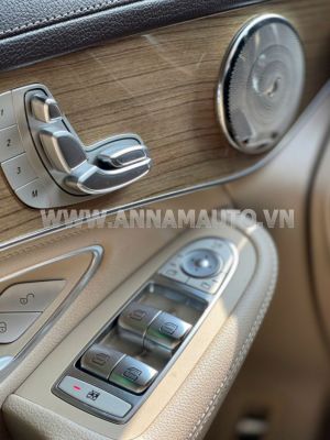 Xe Mercedes Benz GLC 300 Coupe 4Matic 2019